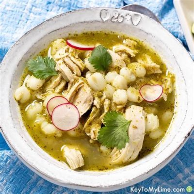  Pozole Verde! Een zingend trio van zachte mais, pittige pepers en frisse kruiden!