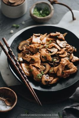  Zhaoshui Guo! Een pittig avontuur van sappige champignons en zacht gegaarde tofu